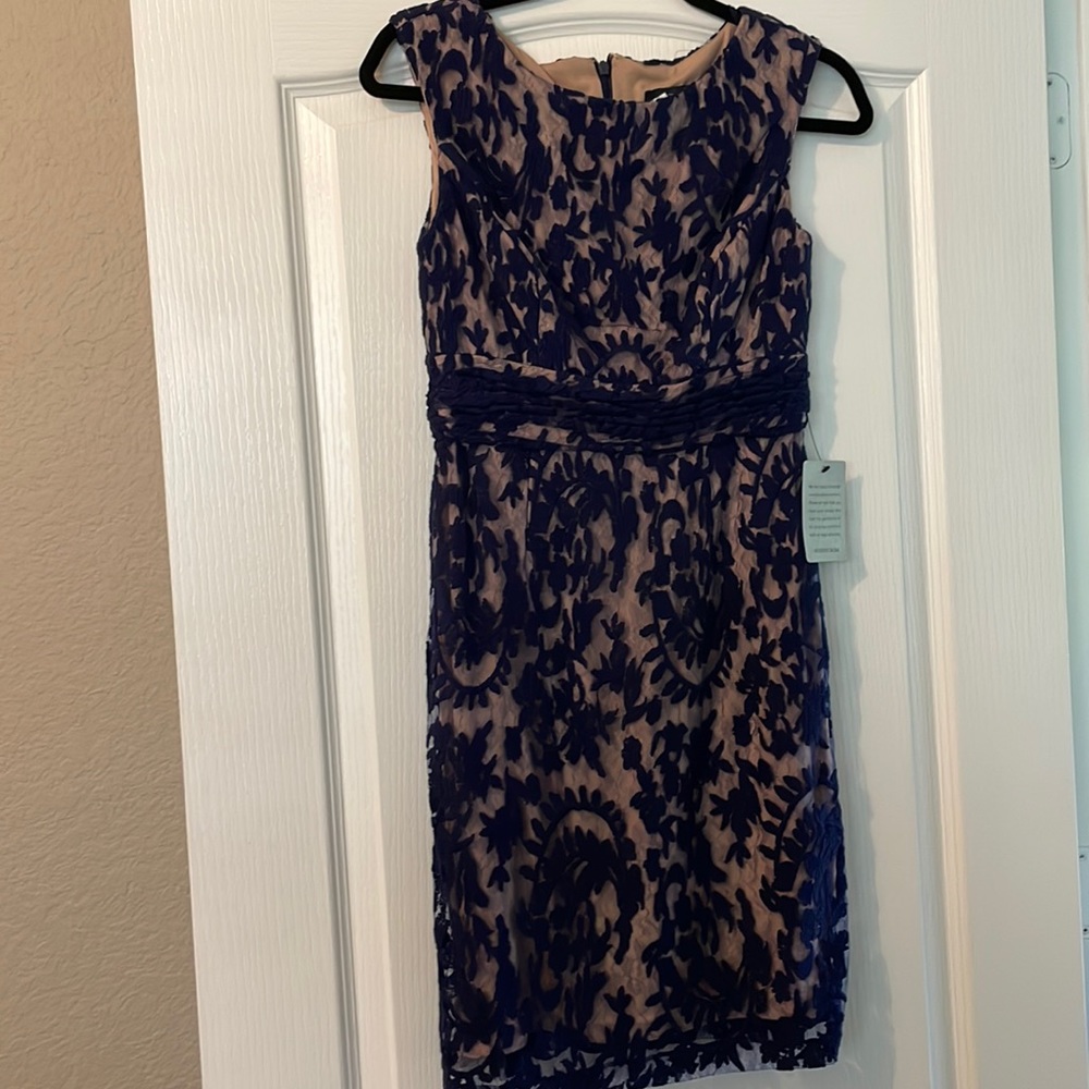 NWT navy lace Adrianna Papell size 6P dress